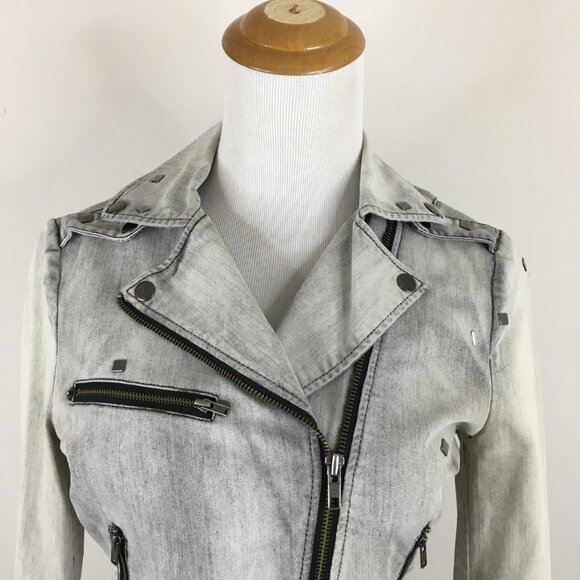 BEBE Tara Subkoff Light Gray Studded Zip Pocket Belt Hem Crop Denim Jacket - Picture 6 of 16